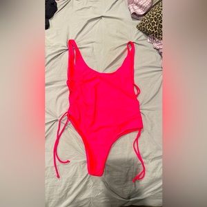 Island love HOT pink one piece swimsuit women’s medium